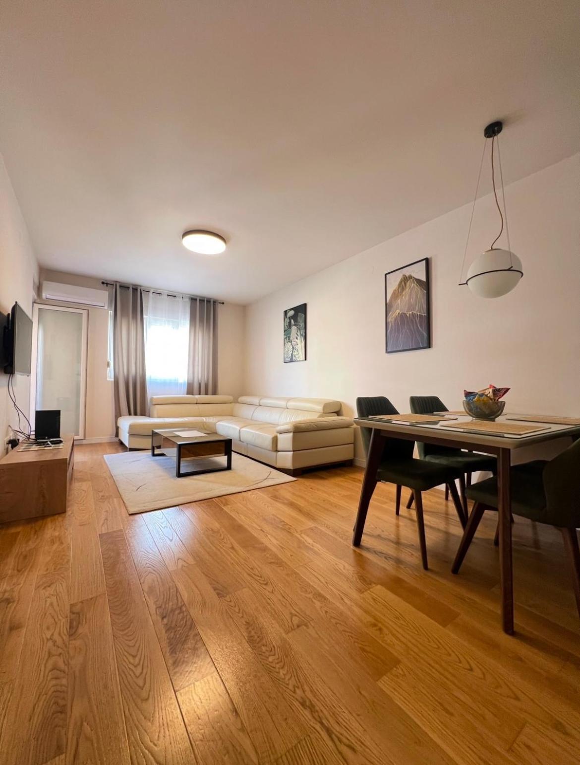 White Homes Apartments • Central Point Podgorica Esterno foto